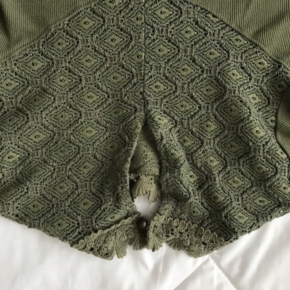 green cute blouse - Picture 4 of 4